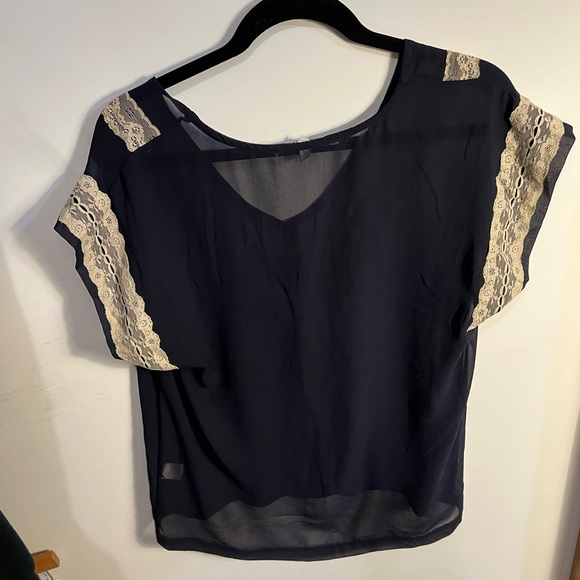 Sheer navy top with lace embroidery - Picture 5 of 7